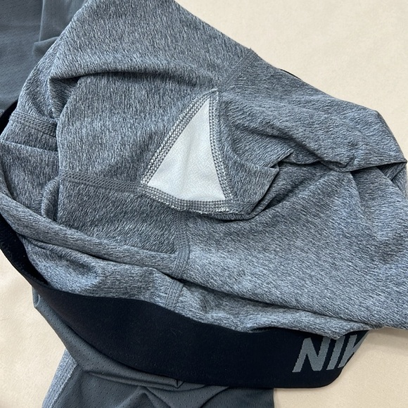 Women’s Grey Nike Pro Dri-Fit Workout Leggings Size Small - Picture 9 of 10
